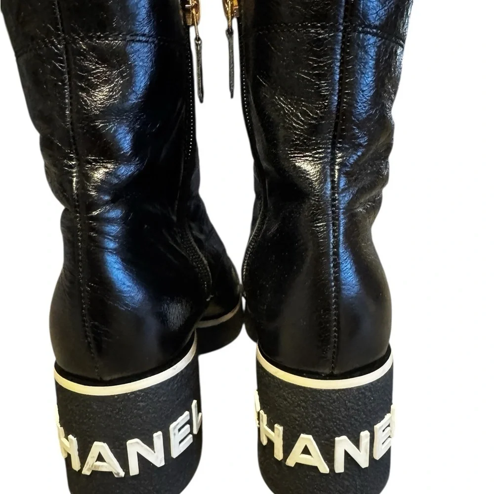 Chanel 21C Black Patent Leather Combat Lace Up Tie Ankle Short Heel boots S36